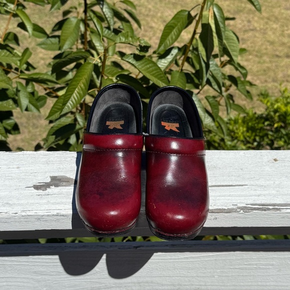 Dark Cherry 🍒 Red Dansko Clogs - Picture 1 of 9